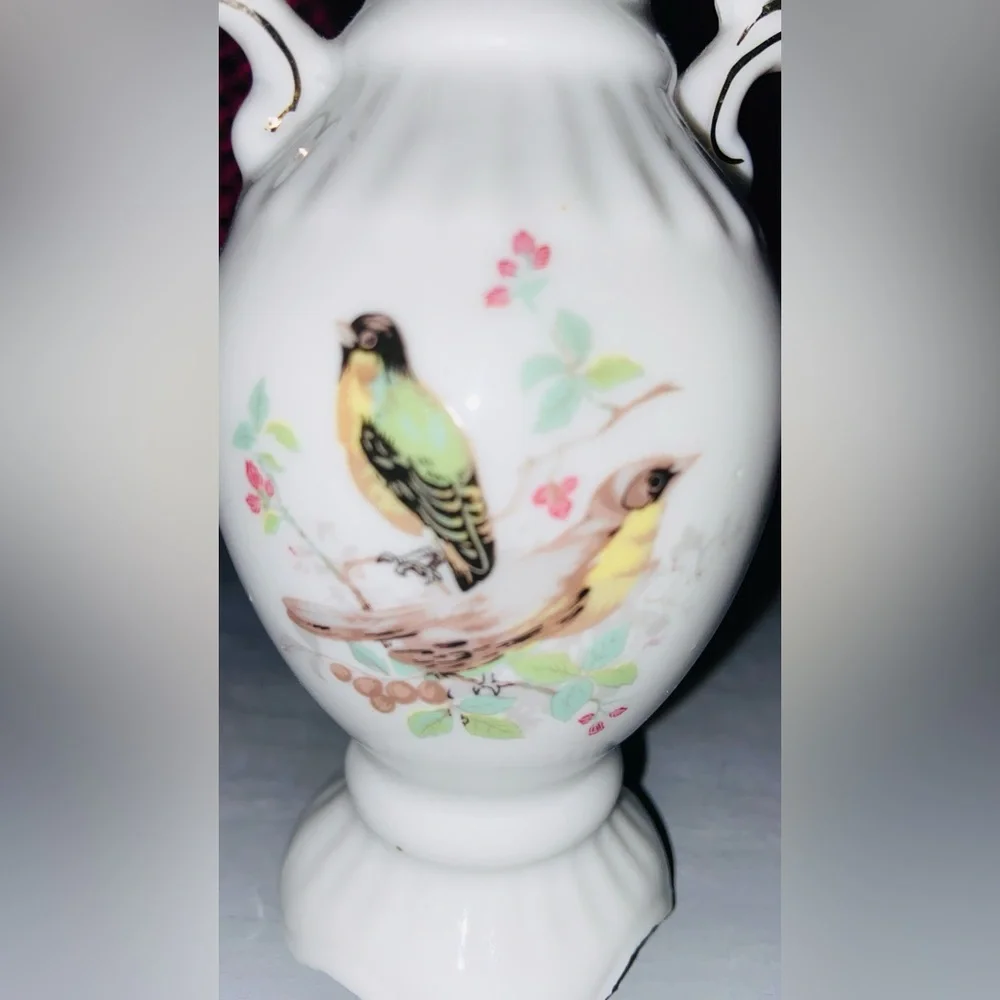 Pretty Bird Vase- Definitely Vintage, Hand Painted w/Gold Gilding & Parakeet’s🎄